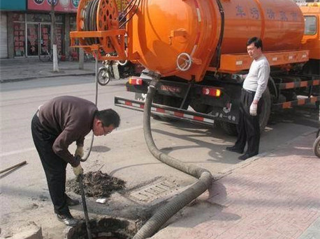 金江镇清掏化粪池，健康生活从这里开始